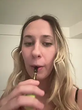 M1ssyk1ssy online show from December 19, 2024, 10:32 pm