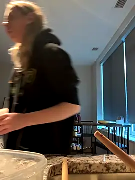 M1ssyk1ssy online show from November 12, 2025, 10:30 pm