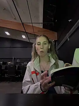 Snapshot of M1ssyk1ssy chatting on March 20, 2026, 7:08 pm M1ssyk1ssy online show from March 20, 2026, 7:08 pm