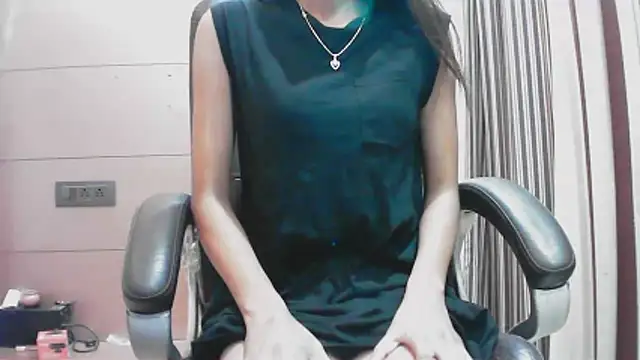 Snapshot of collage_hoty chatting on November 5, 2025, 4:40 pm collage hoty online show from November 5, 2025, 4:40 pm