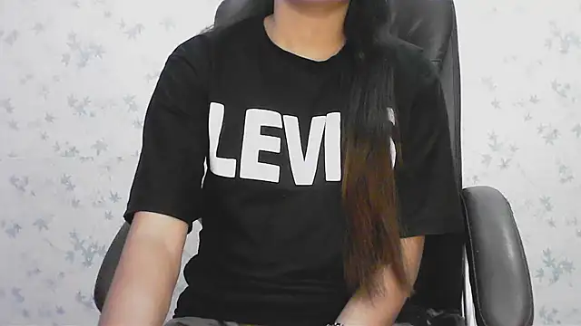 collage hoty online show from February 5, 2026, 2:49 am