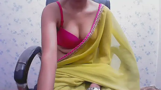 collage hoty online show from April 23, 2026, 3:52 am