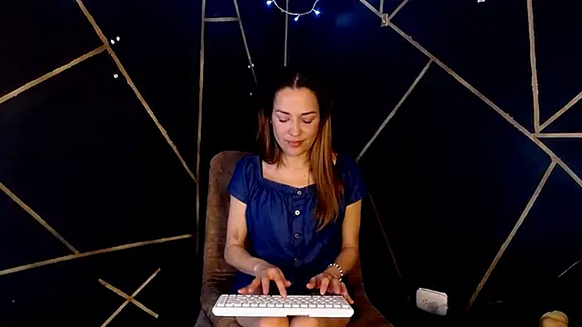 Snapshot of camilawm19 chatting on April 6, 2026, 12:41 am camilawm19 online show from April 6, 2026, 12:41 am