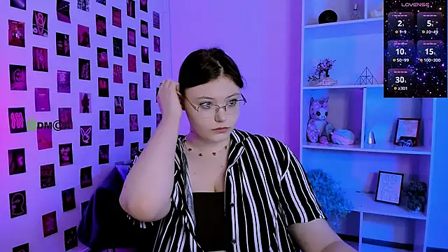 Snapshot of nikole_kitt chatting on July 1, 2026, 6:40 pm nikole kitt online show from July 1, 2026, 6:40 pm