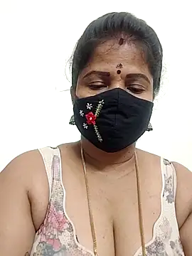 gaurika18 online show from April 29, 2026, 8:04 pm
