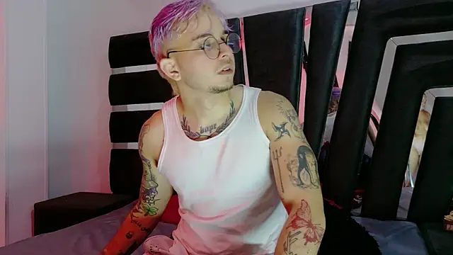 AliceandMax online show from January 15, 2026, 1:26 pm