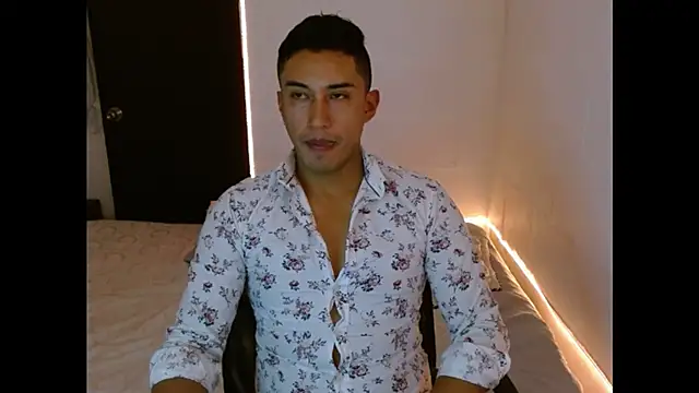 Snapshot of Davixx258 chatting on February 24, 2025, 10:03 pm Davixx258 online show from February 24, 2025, 10:03 pm