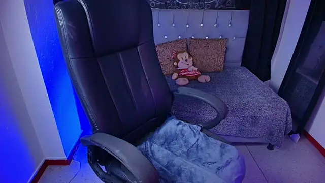 Snapshot of meggan_77 chatting on September 21, 2025, 5:20 am meggan 77 online show from September 21, 2025, 5:20 am