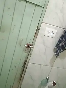 Snapshot of DitchingThrottle chatting on January 9, 2026, 4:32 pm DitchingThrottle online show from January 9, 2026, 4:32 pm