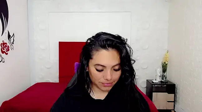 Scarlet Magics online show from December 6, 2024, 6:39 pm