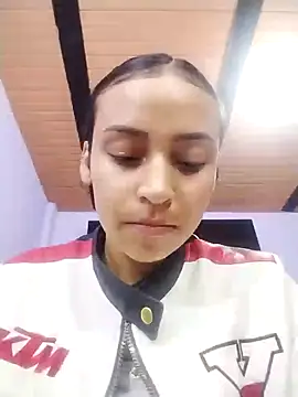 Snapshot of emma_ambar chatting on February 19, 2025, 12:46 am emma ambar online show from February 19, 2025, 12:46 am