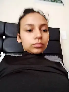 Snapshot of emma_ambar chatting on October 28, 2025, 8:22 pm emma ambar online show from October 28, 2025, 8:22 pm