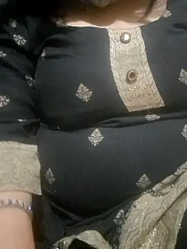 Snapshot of Bbw_Juice_Wife chatting on January 23, 2025, 11:37 am Bbw Juice Wife online show from January 23, 2025, 11:37 am