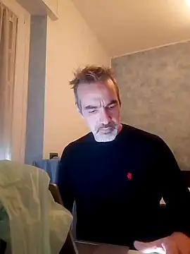 Snapshot of Marcolino183 chatting on January 8, 2025, 3:28 pm Marcolino183 online show from January 8, 2025, 3:28 pm