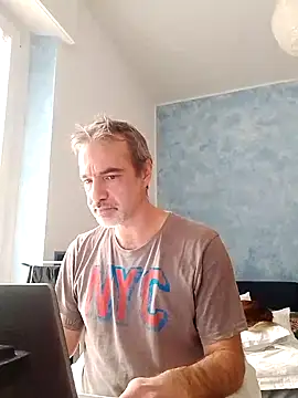 Snapshot of Marcolino183 chatting on January 21, 2025, 10:19 am Marcolino183 online show from January 21, 2025, 10:19 am