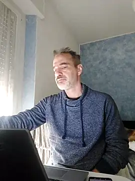 Snapshot of Marcolino183 chatting on January 31, 2025, 9:27 am Marcolino183 online show from January 31, 2025, 9:27 am