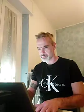 Snapshot of Marcolino183 chatting on January 31, 2025, 2:07 pm Marcolino183 online show from January 31, 2025, 2:07 pm