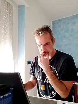 Snapshot of Marcolino183 chatting on February 21, 2025, 2:38 pm Marcolino183 online show from February 21, 2025, 2:38 pm