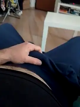 Snapshot of Marcolino183 chatting on March 14, 2025, 4:40 pm Marcolino183 online show from March 14, 2025, 4:40 pm