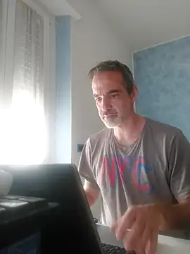 Snapshot of Marcolino183 chatting on March 18, 2025, 2:04 pm Marcolino183 online show from March 18, 2025, 2:04 pm