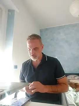 Snapshot of Marcolino183 chatting on October 7, 2025, 7:38 am Marcolino183 online show from October 7, 2025, 7:38 am