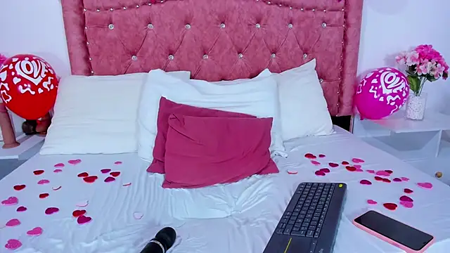 Snapshot of Mia_Malkovaa_ chatting on February 14, 2025, 7:23 pm Mia Malkovaa online show from February 14, 2025, 7:23 pm