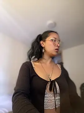 baby lizy online show from March 11, 2026, 8:48 pm