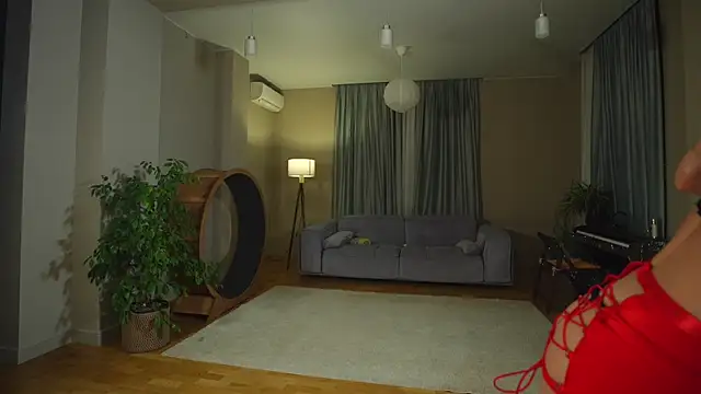 Snapshot of HeyBananas chatting on October 12, 2025, 5:45 pm HeyBananas online show from October 12, 2025, 5:45 pm