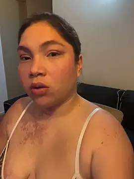 WhiteWomen online show from November 6, 2025, 11:15 pm