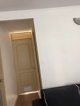 WhiteWomen online show from November 24, 2025, 7:46 pm