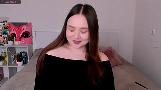 Snapshot of LittleKiitten chatting on March 8, 2026, 1:37 pm LittleKiitten online show from March 8, 2026, 1:37 pm