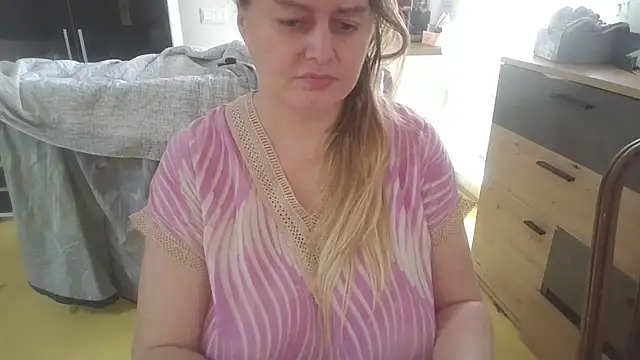 Meliss Official9 online show from February 7, 2026, 9:13 am