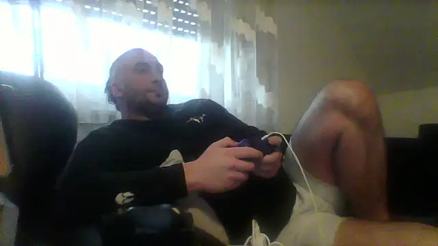 Snapshot of NewyorkDimi chatting on December 29, 2024, 5:44 pm NewyorkDimi online show from December 29, 2024, 5:44 pm