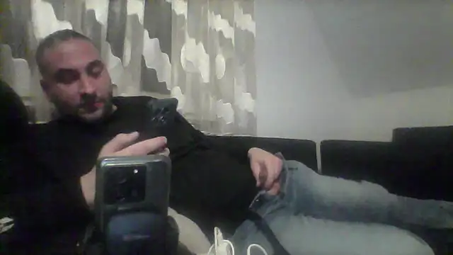 Snapshot of NewyorkDimi chatting on December 31, 2024, 3:12 am NewyorkDimi online show from December 31, 2024, 3:12 am