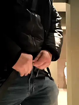 Snapshot of NewyorkDimi chatting on January 1, 2025, 11:18 pm NewyorkDimi online show from January 1, 2025, 11:18 pm