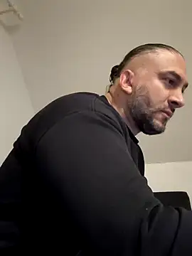 Snapshot of NewyorkDimi chatting on January 5, 2025, 7:28 pm NewyorkDimi online show from January 5, 2025, 7:28 pm