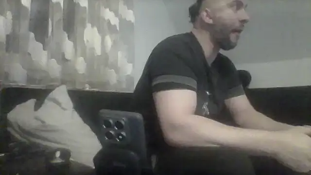 Snapshot of NewyorkDimi chatting on January 24, 2025, 2:18 am NewyorkDimi online show from January 24, 2025, 2:18 am