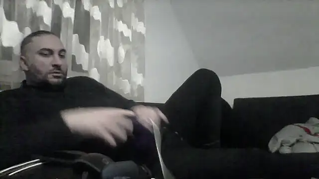 Snapshot of NewyorkDimi chatting on February 19, 2025, 2:44 am NewyorkDimi online show from February 19, 2025, 2:44 am