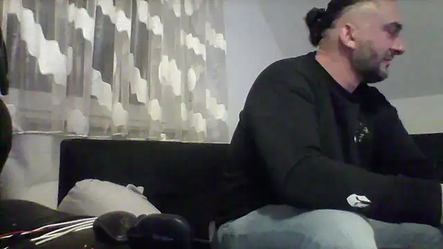 Snapshot of NewyorkDimi chatting on February 23, 2025, 4:50 am NewyorkDimi online show from February 23, 2025, 4:50 am