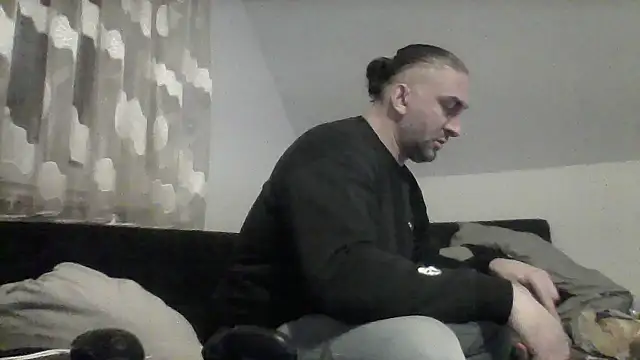 Snapshot of NewyorkDimi chatting on March 7, 2025, 2:25 am NewyorkDimi online show from March 7, 2025, 2:25 am