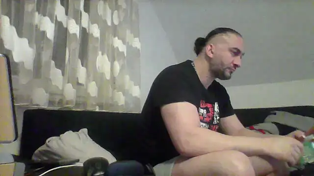 Snapshot of NewyorkDimi chatting on March 10, 2025, 12:07 am NewyorkDimi online show from March 10, 2025, 12:07 am