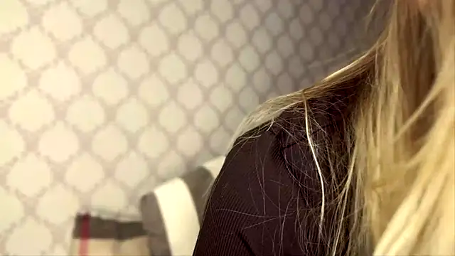 Evvie Summn1 online show from February 27, 2026, 4:56 am