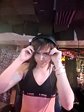 Michelle Flowers online show from November 12, 2025, 4:35 am