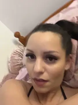 Snapshot of Chiara0102 chatting on May 29, 2026, 10:52 pm Chiara0102 online show from May 29, 2026, 10:52 pm