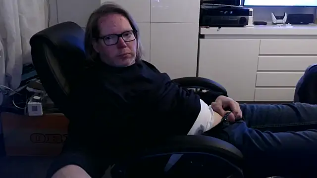 VSteph online show from April 13, 2026, 7:08 pm