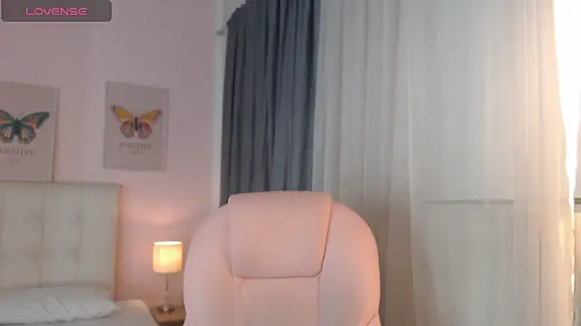 liss black online show from February 15, 2025, 3:39 pm