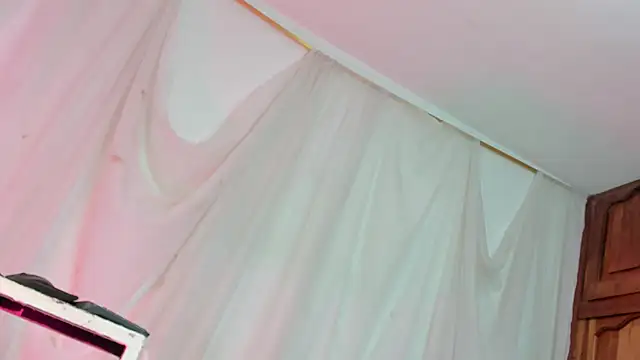 Snapshot of Itsme_Daniela chatting on April 18, 2026, 1:59 pm Itsme Daniela online show from April 18, 2026, 1:59 pm