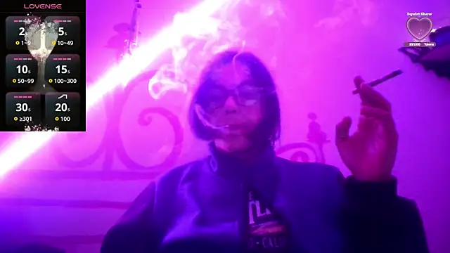 Snapshot of Tiramisu89 chatting on October 3, 2025, 5:04 am Tiramisu89 online show from October 3, 2025, 5:04 am