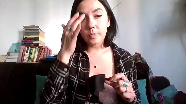 Tiramisu89 online show from October 31, 2025, 9:05 pm