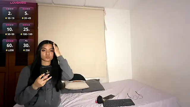 Snapshot of Gabby_and_Alice chatting on September 17, 2025, 9:16 pm Gabby and Alice online show from September 17, 2025, 9:16 pm